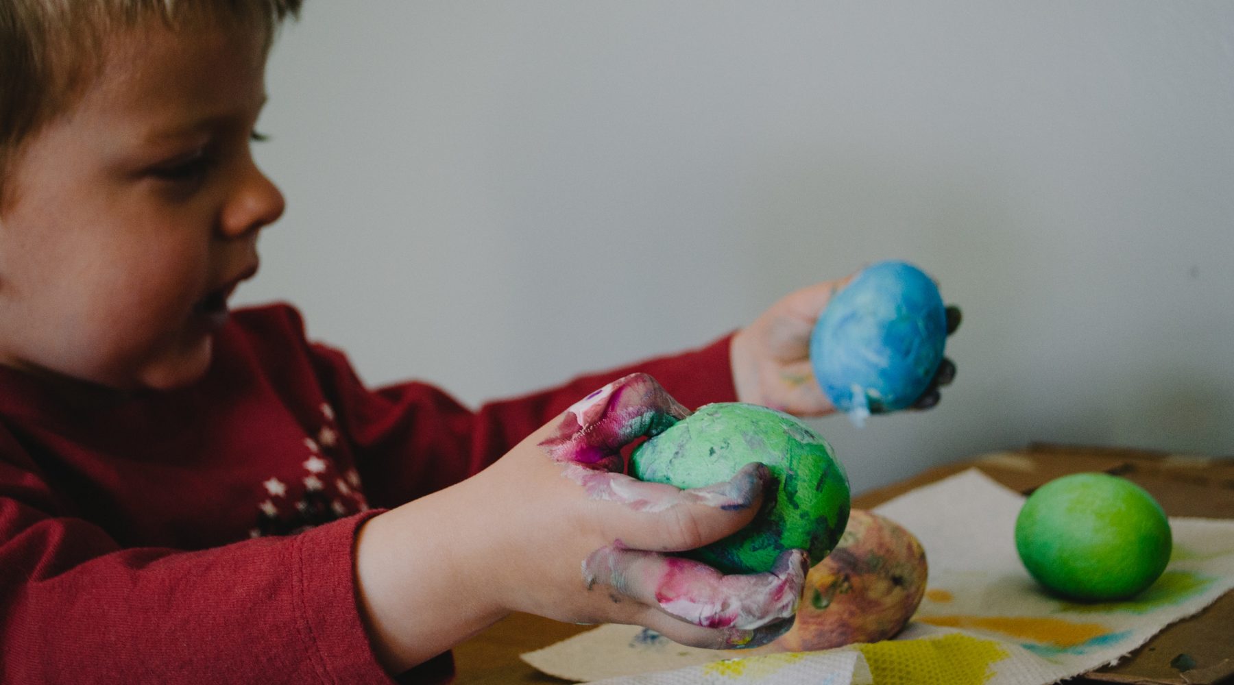 Kids playing with play dough